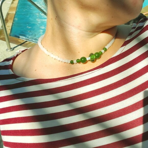 Teng Yue Pearl Necklace with Green Stones💚💚🤍🤍 - Picture 1 of 4